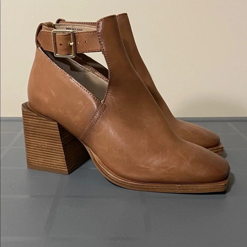 Nwt’sFree People Brady Buckle Cutout Block Heel Leather Boot in Cognac Size 37 - Picture 2 of 10